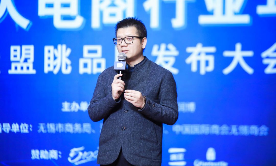 方凱雷最新,方凱雷最新動(dòng)態(tài)，探索科技前沿，引領(lǐng)行業(yè)創(chuàng)新